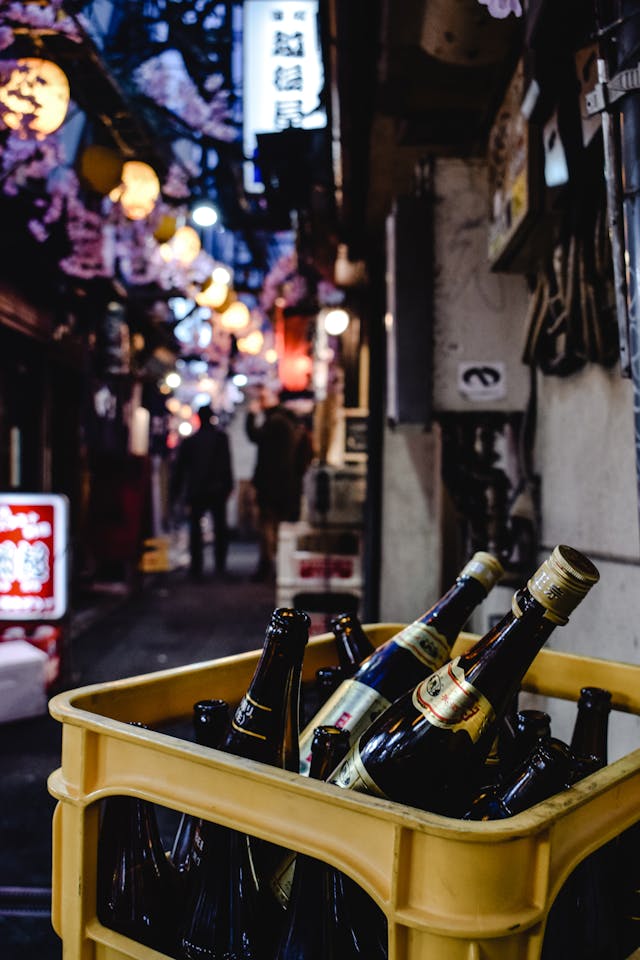 Read more about the article 大久保公園少女站一排的秘密？手勢代表什麼？為什麼會出現仙人跳？完整解析與安全注意事項