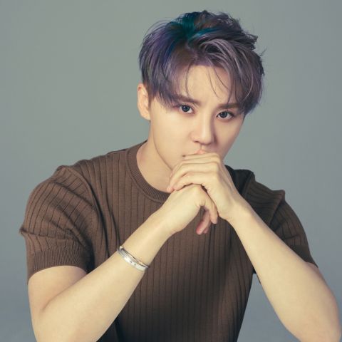 Read more about the article 金俊秀是誰？金俊秀製作人爭議怎麼回事？從出道、東方神起到JYJ、音樂劇代表作與《GRAVITY》近況一次看